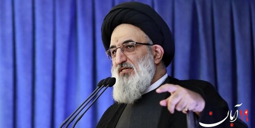 خطیب جمعه کرج: اگر آمریکا  و اروپا نفهمیده‌اند تحریم ، ملت ایران را قوی کرده، بسیار کودن و خنگ هستند