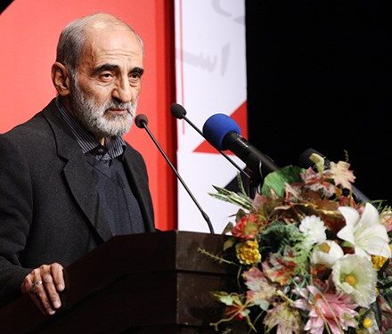 در سر هزار فتنه، نیرنگهای رنگی