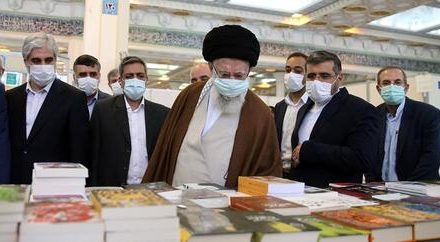 زوایای متفاوتی از حضور سه ساعته رهبر انقلاب در نمایشگاه کتاب