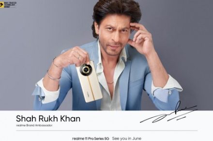 شاهرخ خان مدل تبلیغاتی این گوشی چینی شد!/ عکس