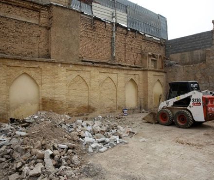 شروع مجدد تخریب‌ها در بافت تاریخی شیراز / جلوی درب خانه‌های تخلیه شده با آجر و سیمان مسدود شد