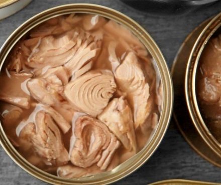 افزایش ۱۲۰ درصدی قیمت ماهی کنسروی/ شکایت از ستاد تنظیم بازار به دیوان عدالت اداری/ کمیاب شدن کنسرو ماهی ۱۸۰ گرمی