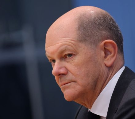 شولتس: وقتش که برسد با پوتین صحبت می‌کنم