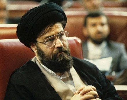 مرحوم سید احمد خمینی: امام میگفتند فتح خرمشهر بهترین زمان برای پایان جنگ است / مسئولین جنگ گفتند باید تا کنار شطالعرب (اروند رود) برویم تا بتوانیم غرامت خودمان را از عراق بگیریم