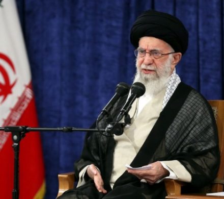 رهبر انقلاب: از اول تشکیل مجلس یازدهم اعتقاد داشتم که این مجلس انقلابی است؛ الان هم بعد از سه سال همین را تکرار میکنم / سرافراز وارد مجلس شدید، انشاءالله سرافراز هم خارج شوید