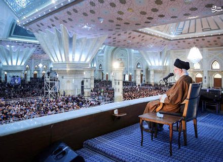 فیلم کامل بیانات رهبر انقلاب در مرقد امام راحل