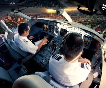 فیلم/ فوت ناگهانی خلبان در حین پرواز!