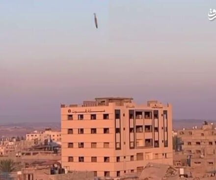 فیلم/ لحظه بمباران برج مسکونی زقوت در اردوگاه النصیرات