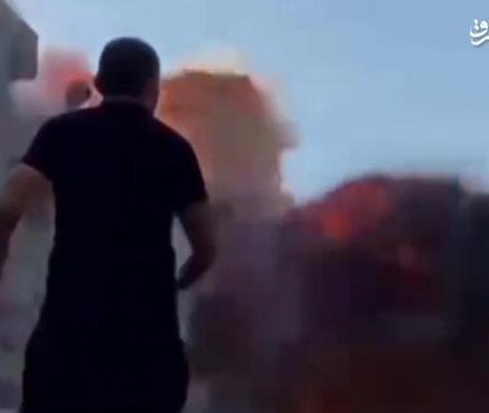 فیلم/ لحظه بمباران خانه‌ای در محله شیخ رضوان غزه(۱۸+)