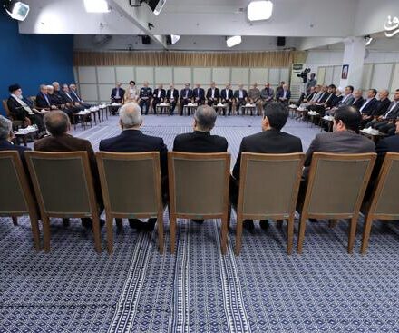 فیلم/ روایتی از نخستین دیدار رئیس‌جمهور و وزرا با رهبر انقلاب