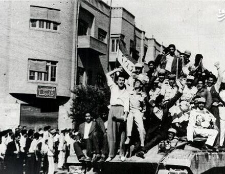 فیلم/ روزی که آمریکا و انگلیس شاه فراری را برگرداندند