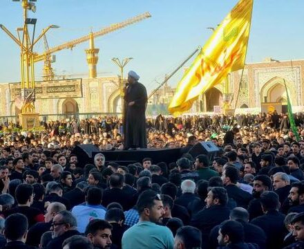 فیلم/ آئین سنتی چارپایه خوانی در حرم مطهر رضوی 