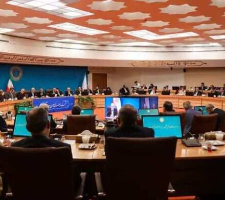 برگزاری انتخابات تناسبی، پایه‌های سیستم حزبی را تقویت می‌کند