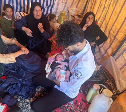 امدادرسانی به مادر باردار در چادر عشایری زیلایی