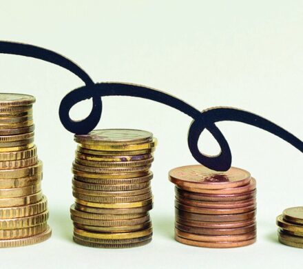 کارشناسان اقتصاد زنگ خطر را به صدا درآوردند/ تورم بیش از ۵۰ درصد در کمین سال ۱۴۰۵ / قیمتها هر روز بالا میروند