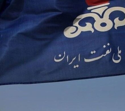 پیشنهاد عرضه سهام شرکت ملی نفت در بورس برای کنترل نقدینگی و تورم در کشور