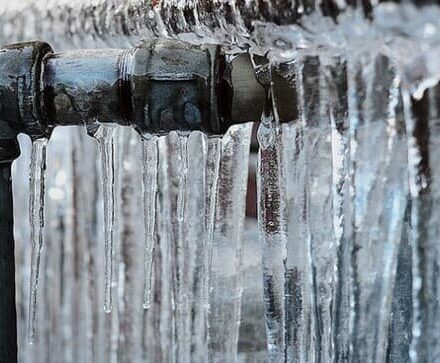 هشدار آب و فاضلاب کهگیلویه و بویراحمد نسبت به یخ زدگی کنتورهای آب و عایق کاری انشعابات