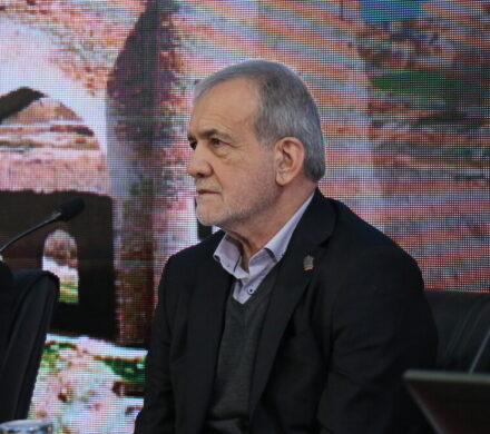 امضای سه تفاهم‌نامه سرمایه‌گذاری در حاشیه نشست رئیس جمهور با فعالان اقتصادی در یاسوج