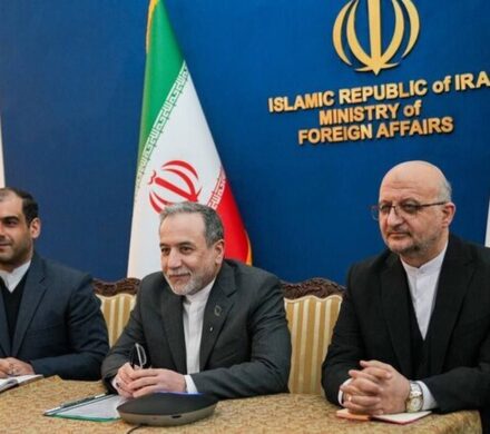 نشست وبیناری عراقچی با سفرا و روسای نمایندگی‌های ایران در اروپای شرقی